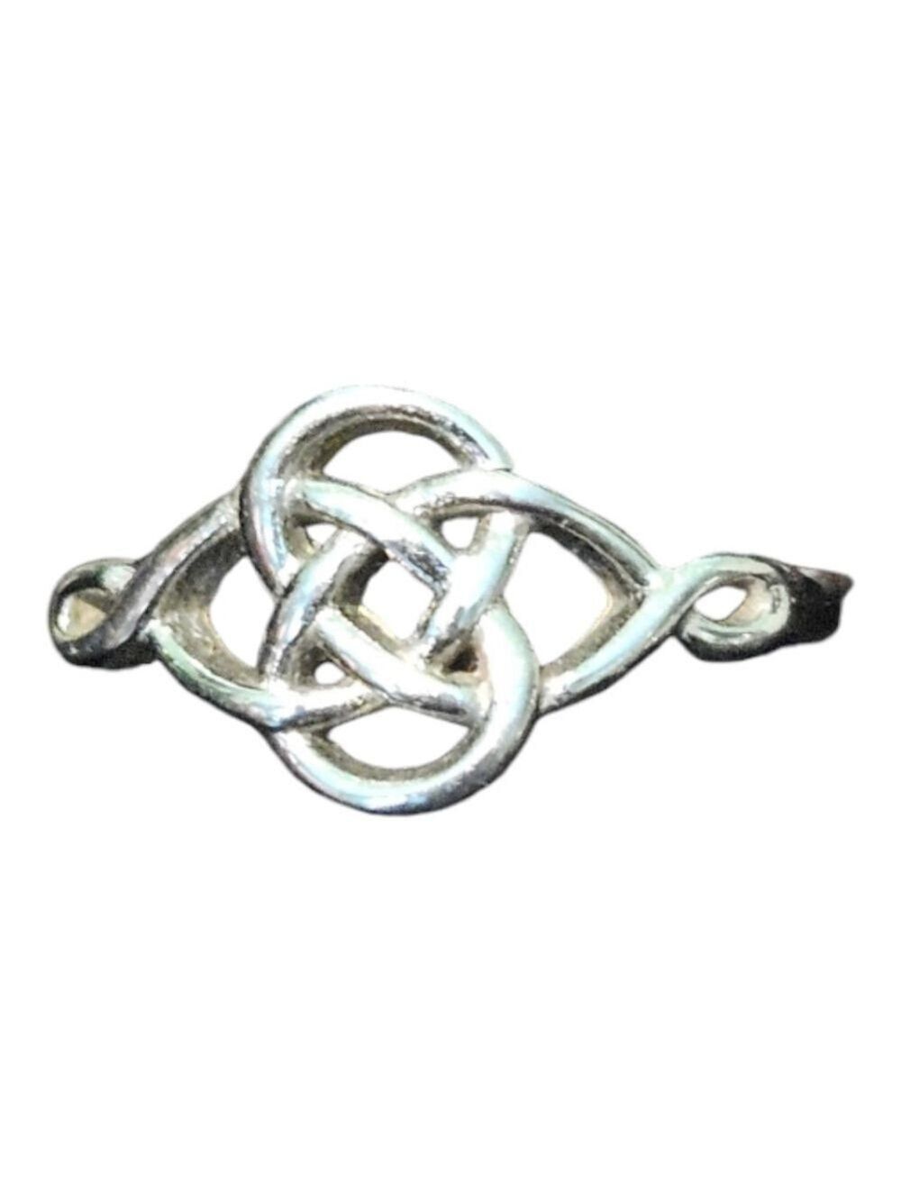 Royal Chain Silvertone Ring Size 7.5 - Picture 7 of 9
